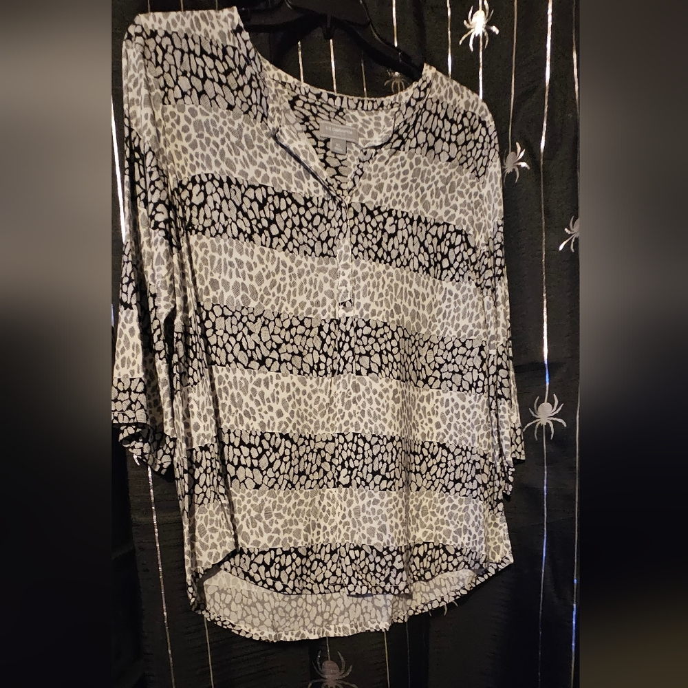 Liz Claiborne  Black and White Patterned Women's Top